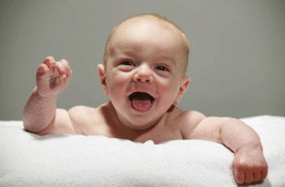 新生儿经常“流口水”，如果是在这个月份里，说明宝宝发育的好