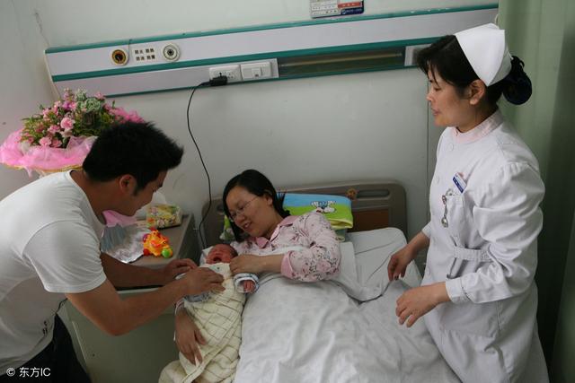 分娩准备：11月份就要剖腹产了，去医院的待产用品要准备些什么？