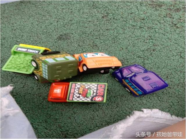 国庆假期出门给娃多带点玩具，要不孩子不闹才怪呢