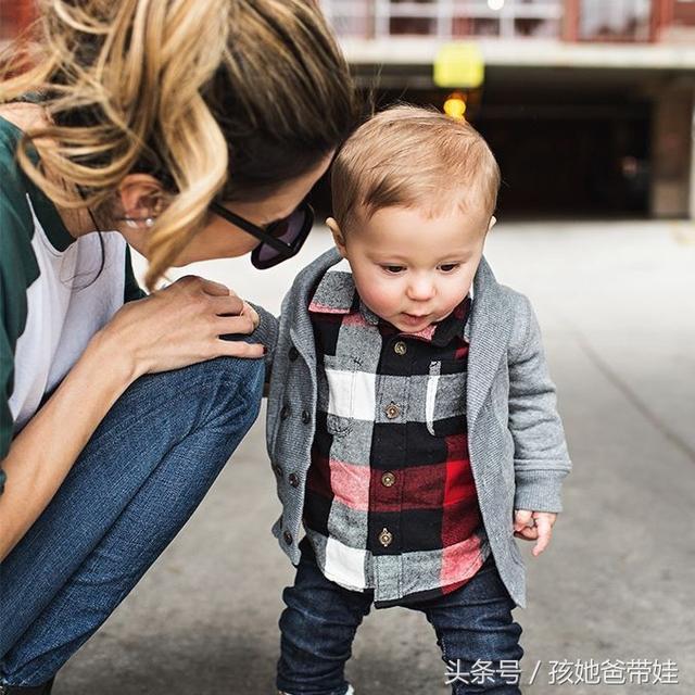 外甥睡觉前总是离不开妈妈，而且还有这种坏毛病，到底怎么回事？