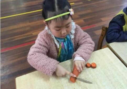 秋天孩子要长高，抓住“拔高期”！妈妈这样做让孩子个头窜一窜！