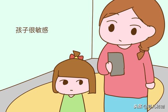 孩子只和奶奶亲不和妈妈亲？妈妈别只顾着抱怨，2个因素别忽视