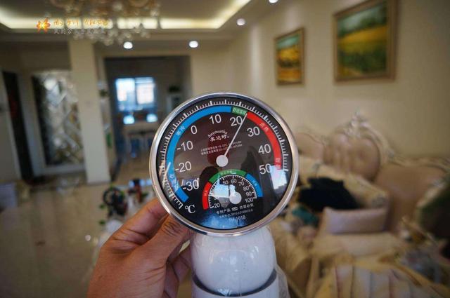 宝妈盲目随俗，一时大意，致二岁女儿跌入开水盆中