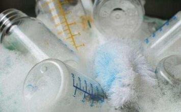 奶瓶使用不当对宝宝的危害也是很大的，值得家长一看