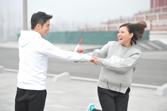 水中生产有哪些风险和益处？为什么“Hold”住姐会选择水中分娩？