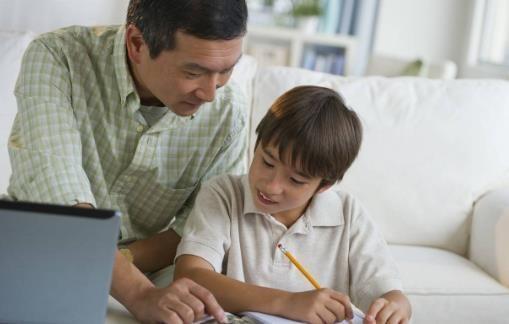 家长在不经意间成为了破坏孩子注意力的一大“帮手”