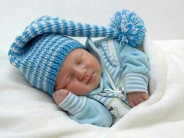 秋冬季宝宝穿成这样睡觉，不但招病还影响发育，新手宝妈更要知道