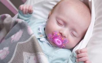 奶瓶使用不当对宝宝的危害也是很大的，值得家长一看