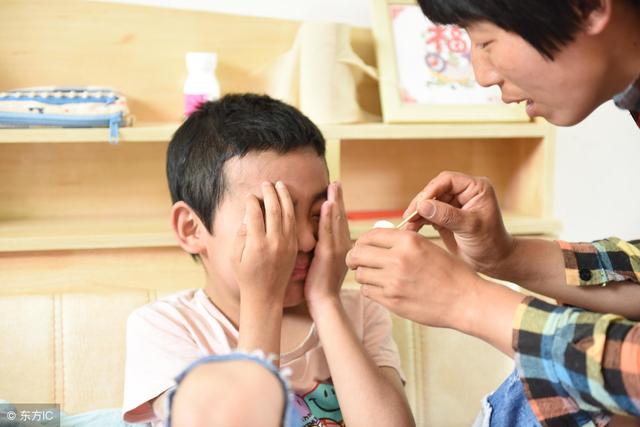 再怎么凶孩子都爱你，请善待他