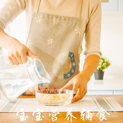 宝宝辅食-丁香鱼竹荪蛋花粥