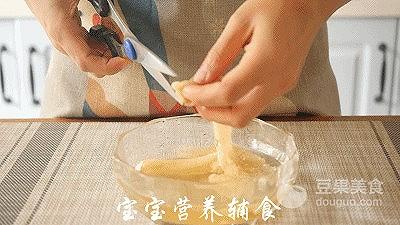 宝宝辅食-丁香鱼竹荪蛋花粥