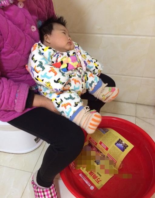 宝宝吃辅食后，粑粑会有5个变化，辅食的几个误区会加重宝宝便秘