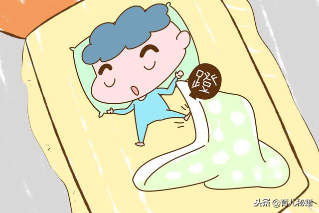 秋冬季宝宝爱蹬被，不一定是怕热，也有可能是生病了