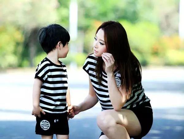 孩子问“家里有多少钱？”，妈妈的回答影响孩子一生！