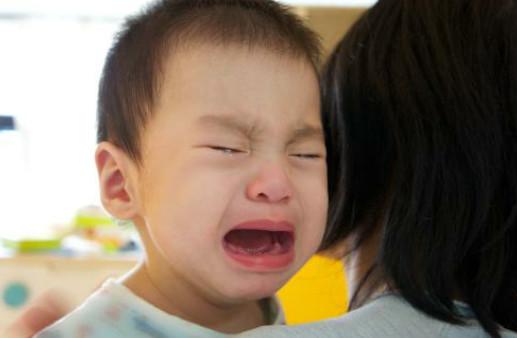 宝宝玩具被抢走了，却只知道哭，那是因为你没教会孩子这一点