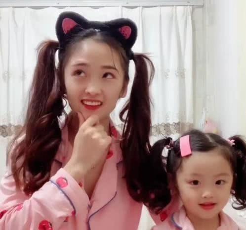 “睡衣母女”走红，网友表示：真是便宜孩子老爸了！