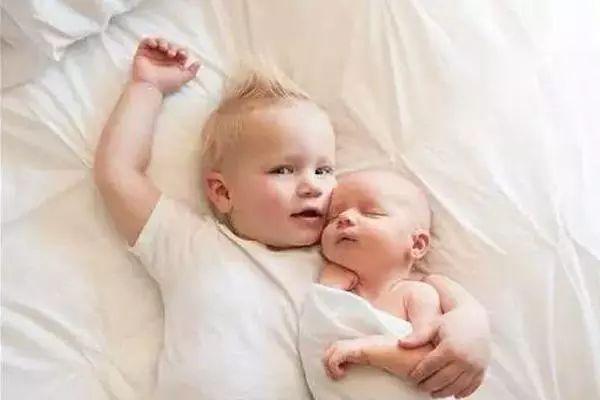 据说二胎家庭都要面临这四大灾难，你家中枪了吗？