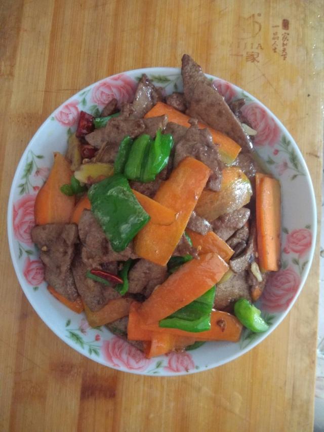 这菜比牛肉营养，却只卖6元1斤，我家秋冬常吃，女人孩子少生病