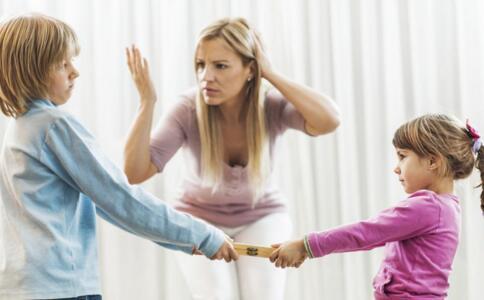 生二胎的家庭，有三句别对大宝说，可能会让大宝越来越讨厌二宝