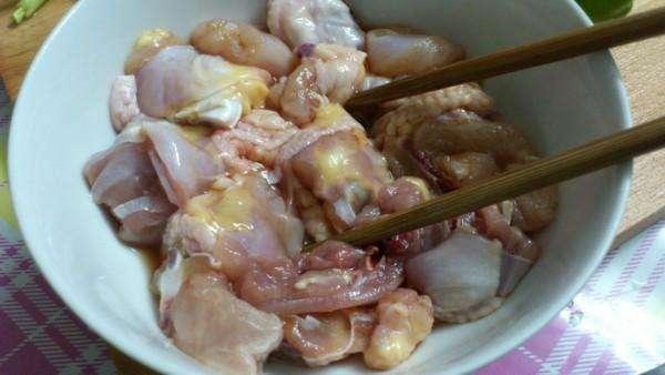 记得炒鸡肉时，千万不要跳过这1步，否则鸡肉不好吃