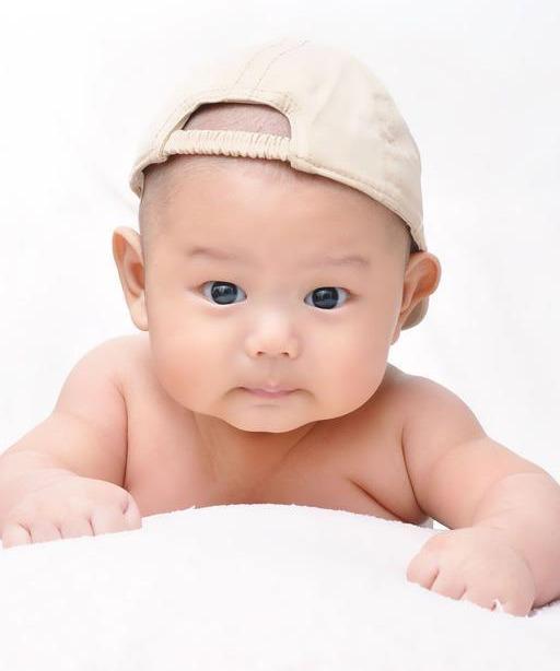 给婆婆和亲妈同时发“想生二胎”, 看到回复哭了，网友：很现实！