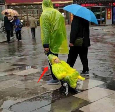 爸爸都做过哪些“坑”孩子的事？网友：确认过眼神，这是亲爸！