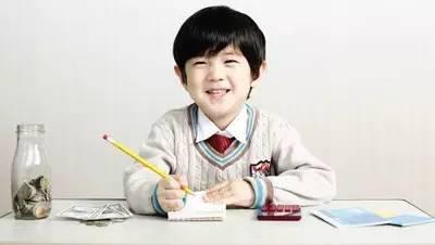 孩子问“家里有多少钱？”，妈妈的回答影响孩子一生！