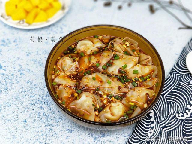 小朋友不吃胡萝卜怎么办？把它藏在肉馅里，包成馄饨吧，鲜甜营养