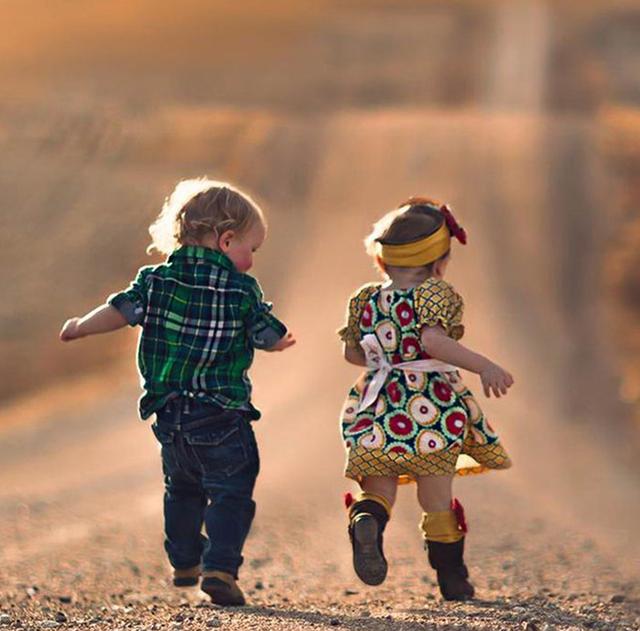 奶奶和外婆相比，孩子通常会和谁更亲？一般有三种情况，你是哪个