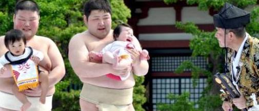 日本奇葩节日，主要内容就是把孩子吓哭，哭越大声越好