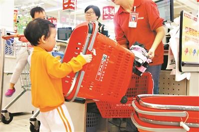 出动，萌娃“扫货团”!