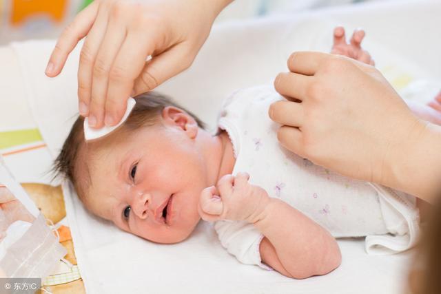 母乳洗脸容易得奶癣？关于宝宝护肤的谣言你信过几条？