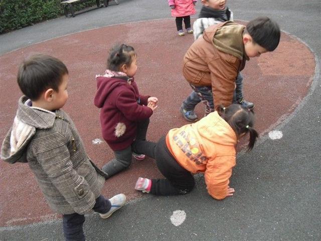 孩子被欺负，你是否也很愤怒地找他家长，看这位妈妈怎么做的！