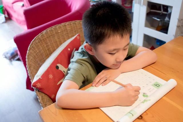 又刷新高｜孩子写作业太磨叽，气得妈妈急性脑梗住院！