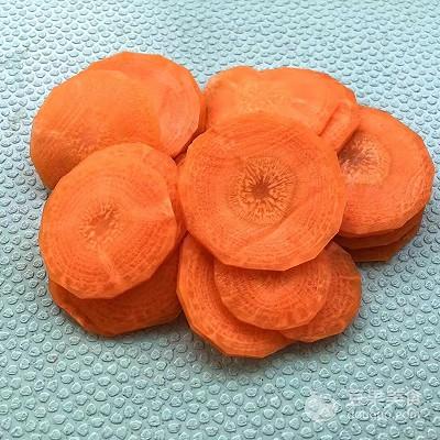 烤箱版胡萝卜片的做法