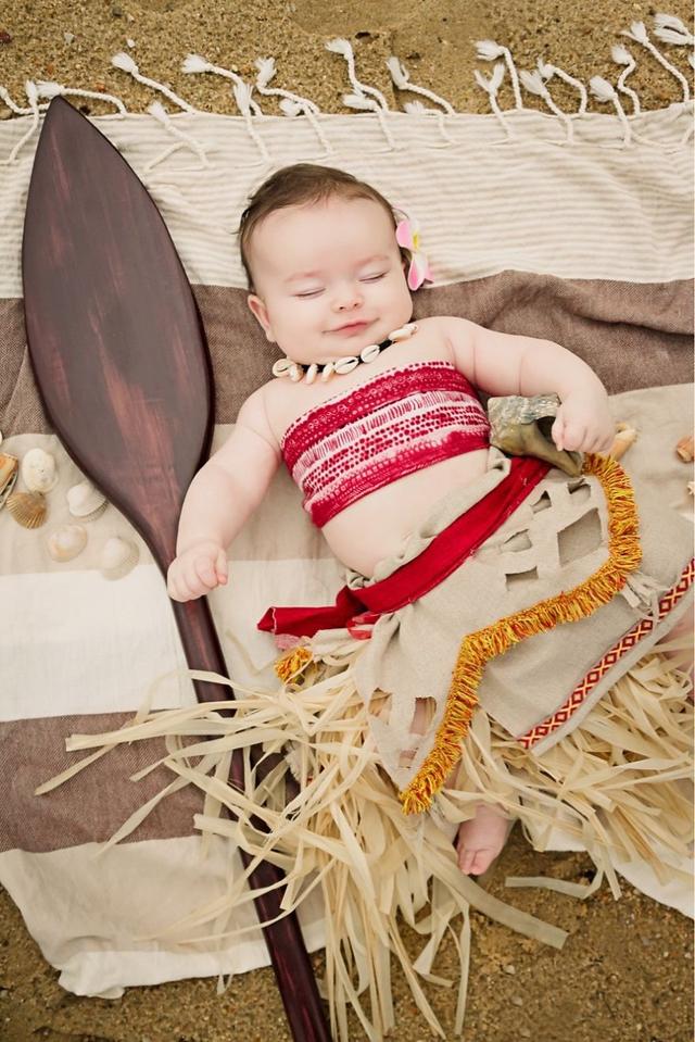 她每个月为女儿做衣服拍照，以记录孩子成长来应对产后抑郁症！