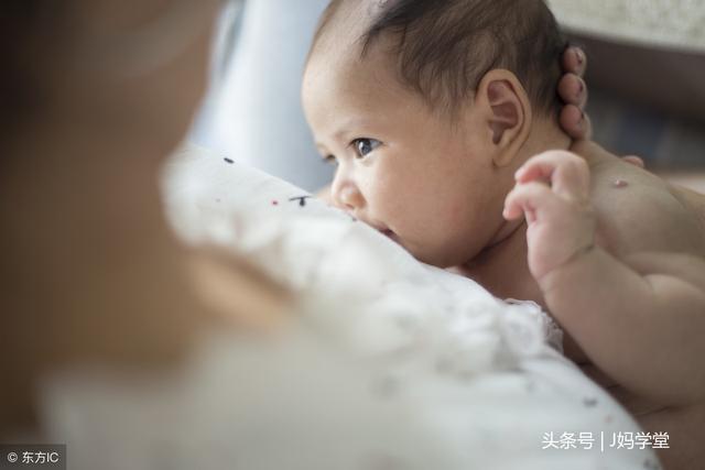 婴儿一边吃奶一边发怒扭打，有六种常见原因，你要了解下