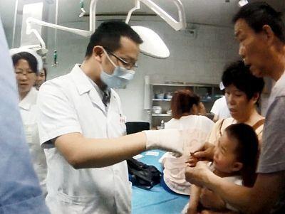 孩子上厕所感到疼，检查结果吓坏医生，家里有它趁早扔掉