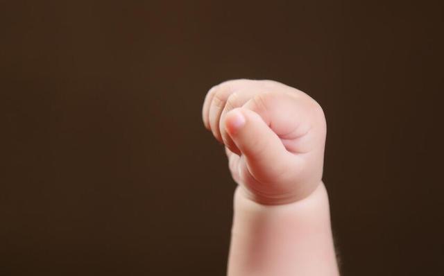 为什么宝宝聪不聪明,看手就知道?触发智商潜力的小信号你造吗?