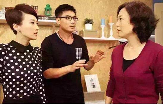 奶奶总打破妈妈给孩子立的规矩，使妈妈没有了权威，该怎么办？