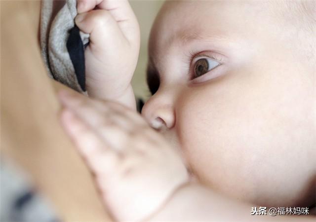 婴儿第一口奶很重要！初乳被誉为“液体黄金”，妈妈别再倒掉了！