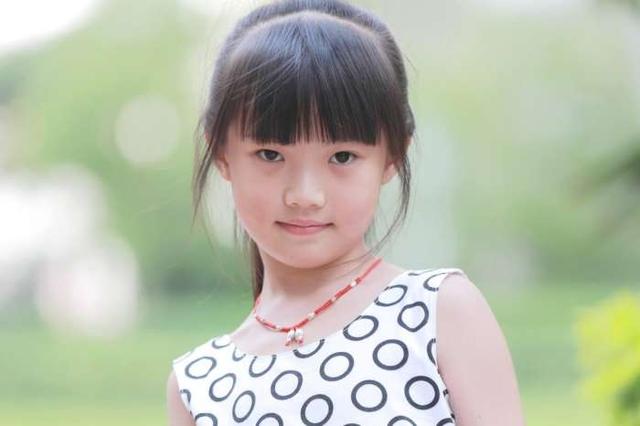 女孩首次来月经，要是早于这个年纪，可能会影响长身高