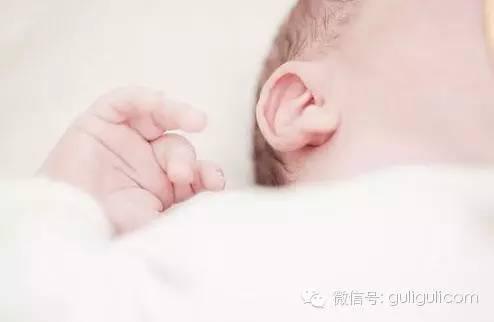 宝宝睡姿疾病8大信号已发，你居然没收到？
