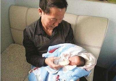 宝宝出生9天手臂长得像莲藕，医生检查后，被告知要截肢