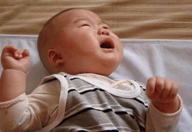 宝宝半夜频繁夜起，都是因为妈妈哺乳期没有重视这几个问题