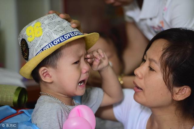 孩子发脾气不好哄？高情商的父母都在用这三招！