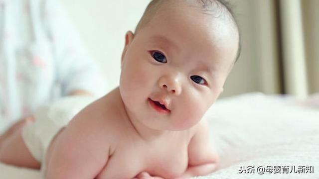 宝宝爱摇头是什么原因？六个月前后摇头原因有不同