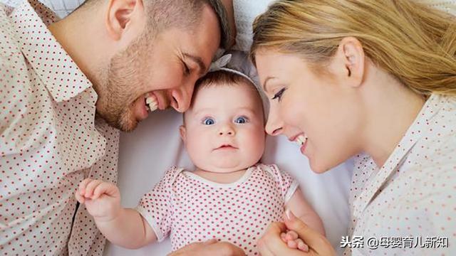 宝宝发烧时用酒精擦浴？这4点错误的育儿行为你还在做吗