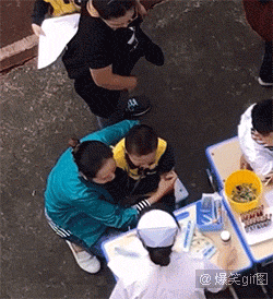 让你笑晕在厕所的朋友圈，你的“熊孩子”中了几条