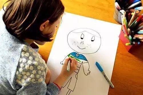 你家的快递纸箱只是用来扔？这里有它的7个妙用，光看第一个就绝了！